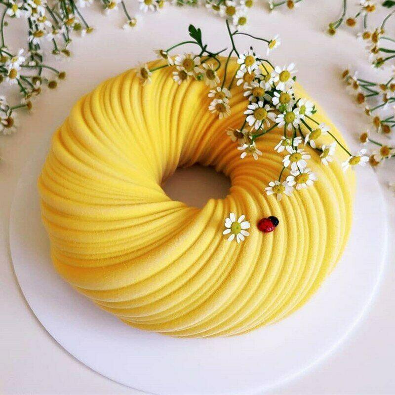 3D Big Swirl Shape Silicone Butter Cake Mould