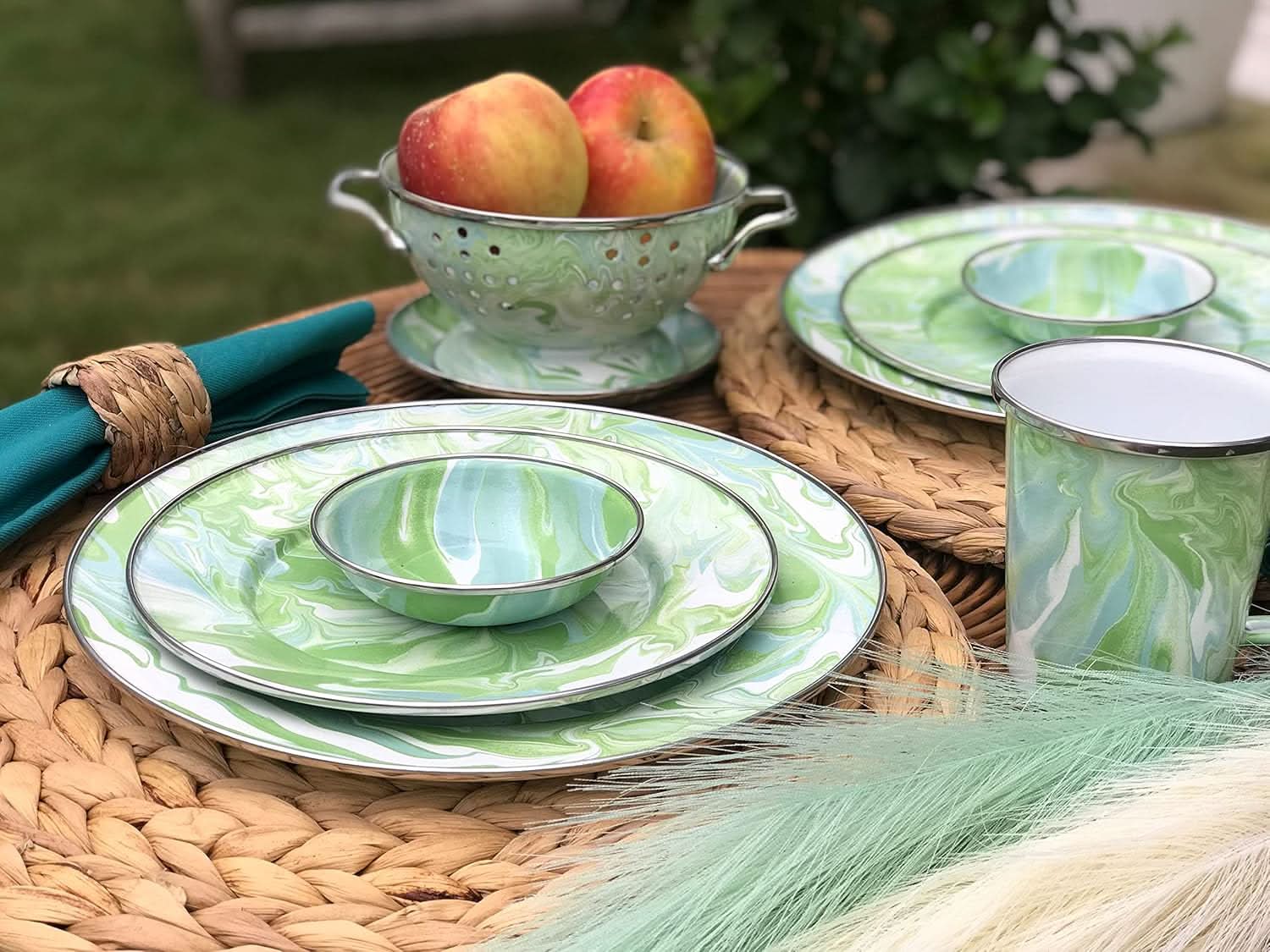 Golden Rabbit Modern Monet Dutch Oven