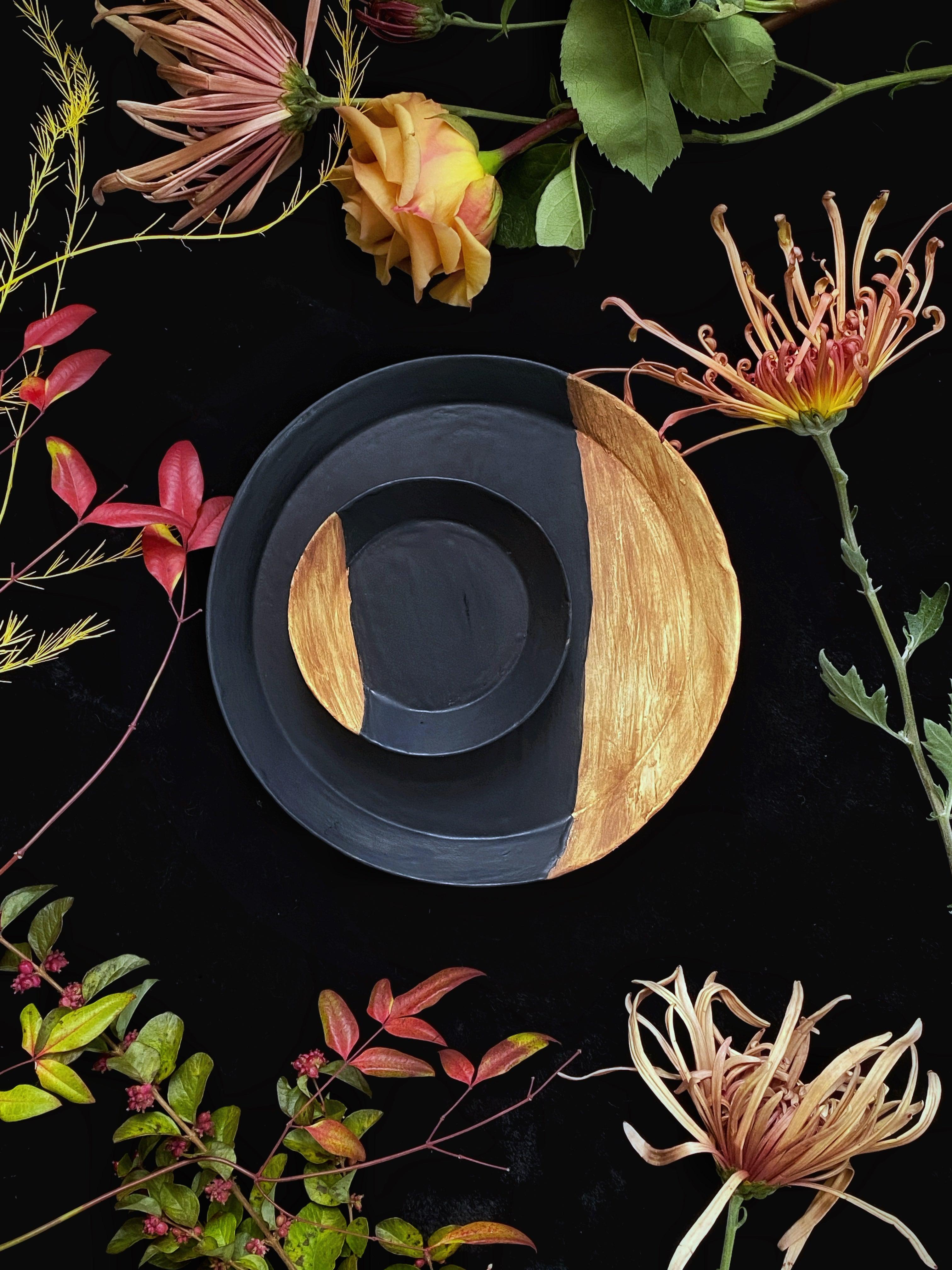 Matte Black With Wood Texture Dinnerware